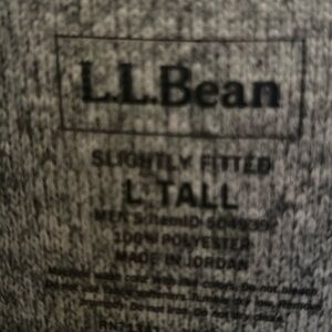 LL Bean LT 100% Polyester zip front jacket with pockets.